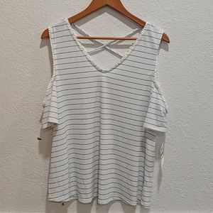 Cold shoulder striped shirt sleeve shirt NWT
